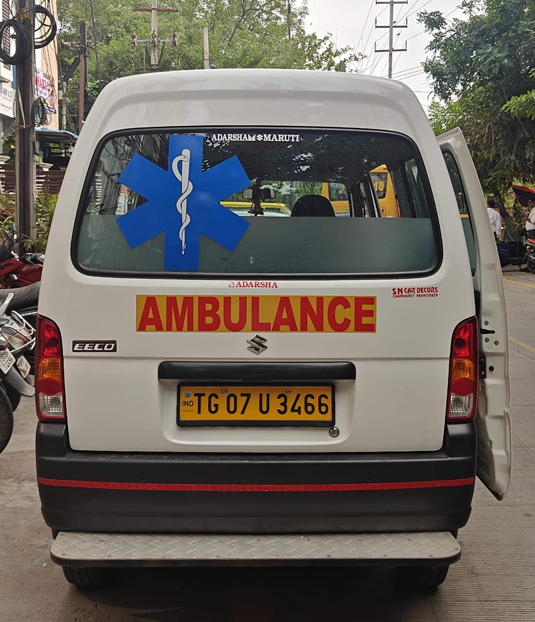 Maruti Eeco Ambulance Rear View with Star of Life